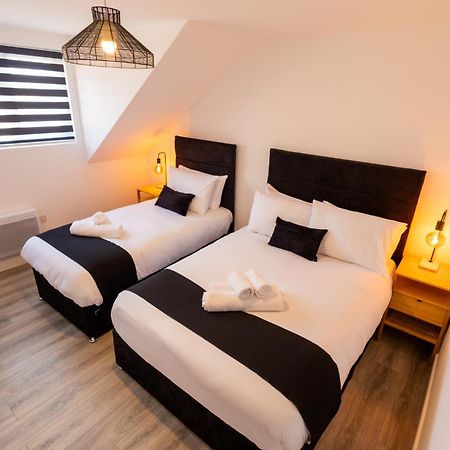 Contemporary 3Br Flat In Watford Apartment วัตฟอร์ด ภายนอก รูปภาพ